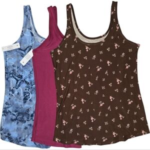 NWT Scoop Neck 3 Pack Tank Top